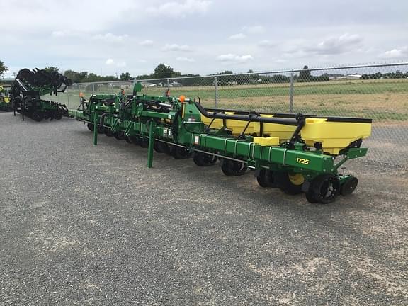 Image of John Deere 1725 equipment image 1