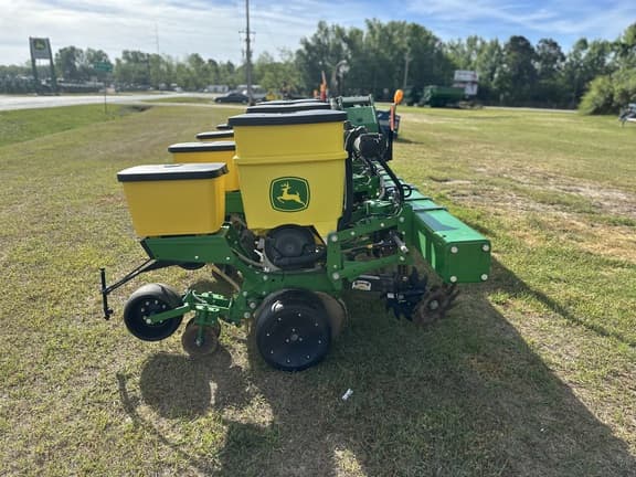 Image of John Deere 1725 equipment image 3