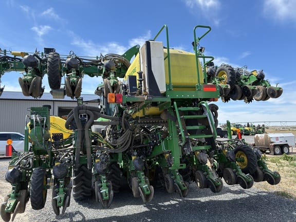 2024 John Deere 1725 Equipment Image0