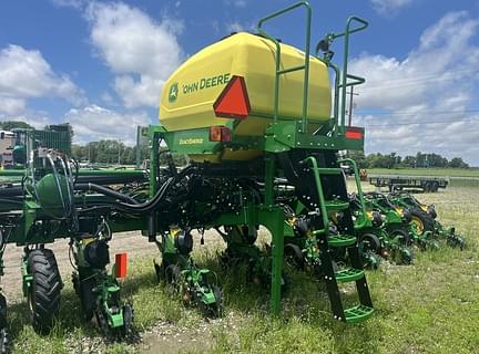 Image of John Deere 1725C equipment image 3