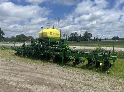 2024 John Deere 1725C Equipment Image0