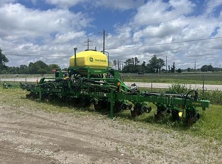 Image of John Deere 1725C Primary image