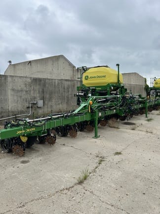 2024 John Deere 1725C Equipment Image0