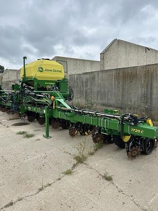 Image of John Deere 1725C equipment image 2
