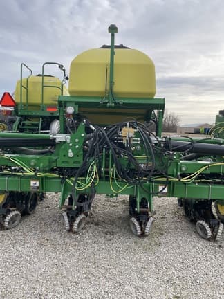 Image of John Deere 1725C equipment image 1