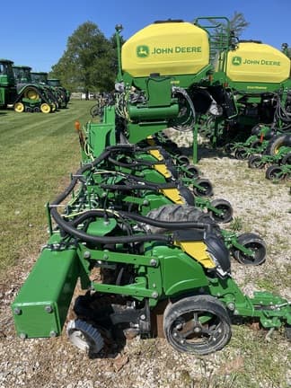 Image of John Deere 1725C equipment image 2