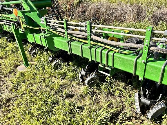Image of John Deere 1725C equipment image 3