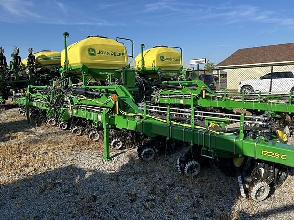 Image of John Deere 1725C equipment image 1