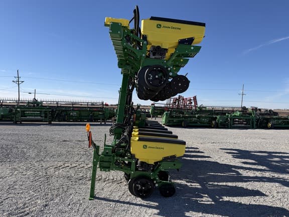 Image of John Deere 1725 equipment image 1