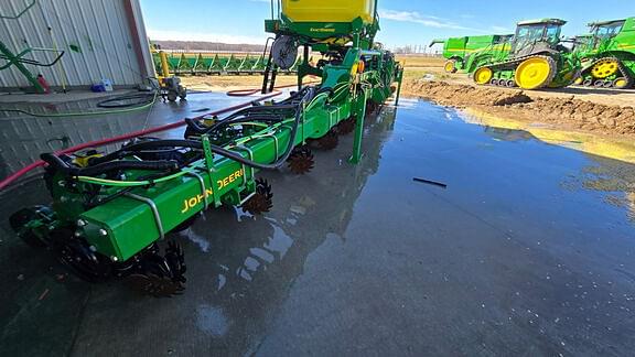 Image of John Deere 1725C equipment image 3