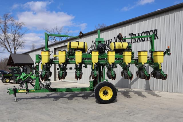 Image of John Deere 1745 equipment image 3