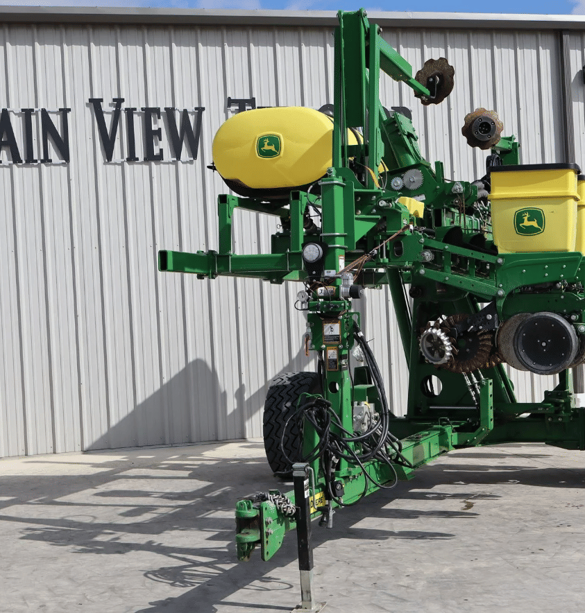 Image of John Deere 1745 Image 1