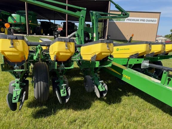 Image of John Deere 1765 equipment image 1