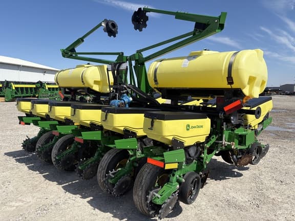 Image of John Deere 1765 equipment image 4