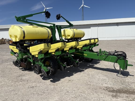 Image of John Deere 1765 equipment image 1
