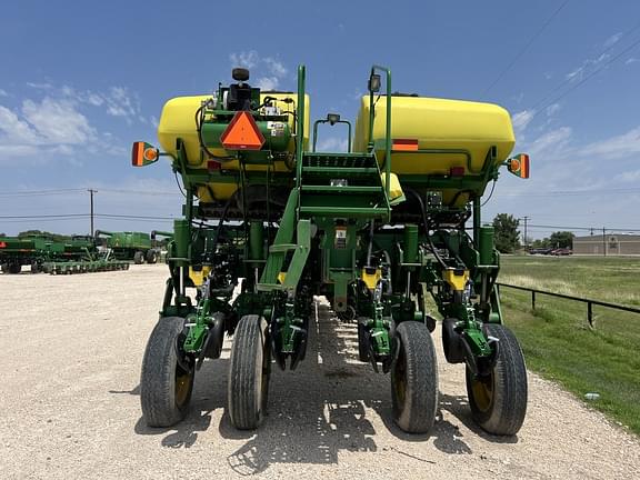 Image of John Deere 1770 equipment image 3