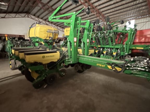 2024 John Deere 1775 Equipment Image0