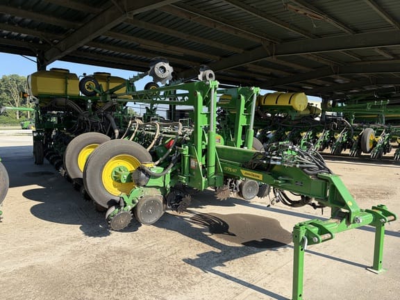 2024 John Deere 1775 Equipment Image0