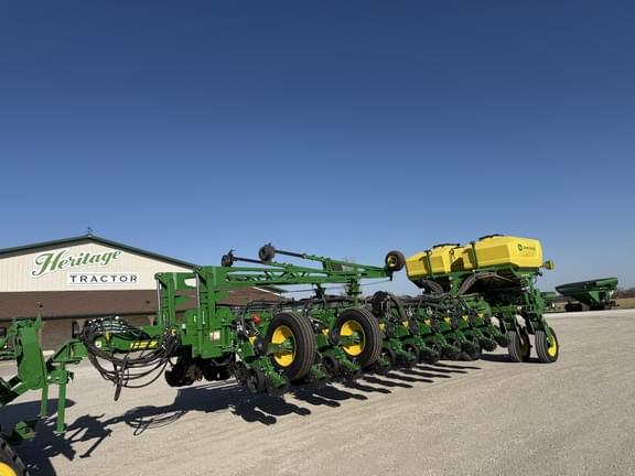Image of John Deere 1775 Primary image