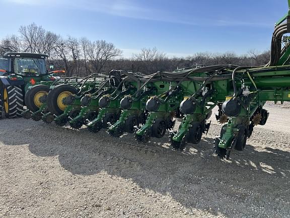 Image of John Deere 1775 equipment image 2