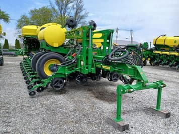 Main image John Deere 1775