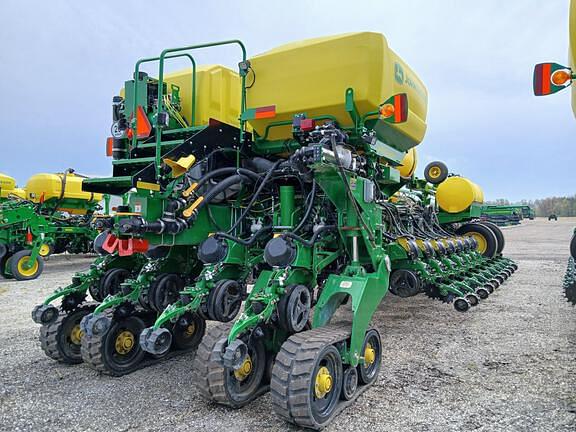 Image of John Deere 1775 equipment image 2