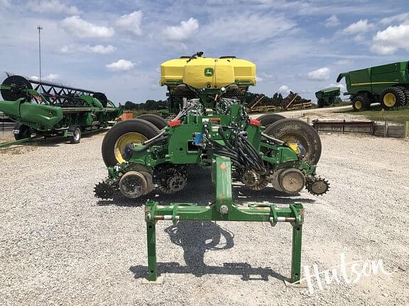 Image of John Deere 1775 equipment image 2