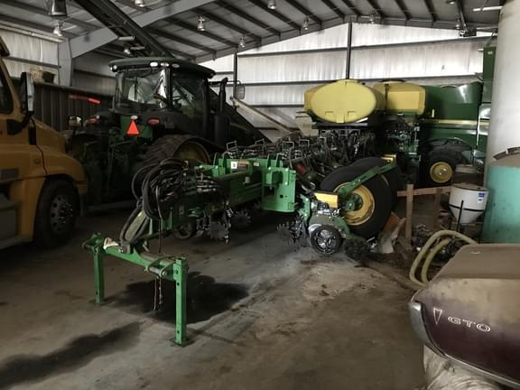 Image of John Deere 1775 equipment image 3
