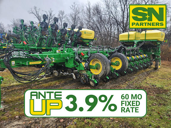 Image of John Deere 1775 Primary image
