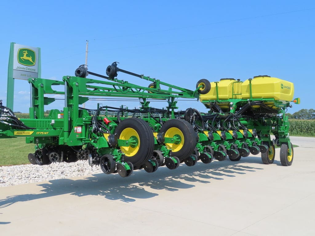 2024 John Deere 1775 Equipment Image0