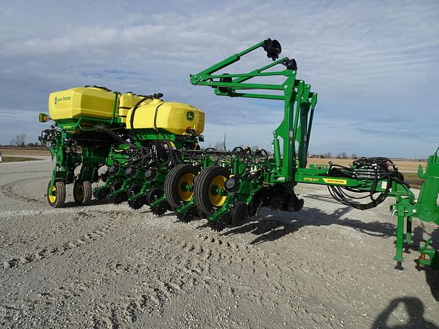 Image of John Deere 1775 equipment image 2