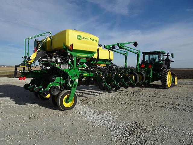 Image of John Deere 1775 equipment image 4