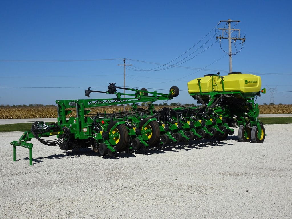 2024 John Deere 1775 Equipment Image0