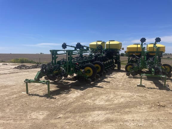 2024 John Deere 1775 Equipment Image0