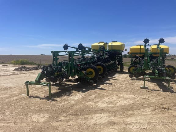 Image of John Deere 1775 Primary image
