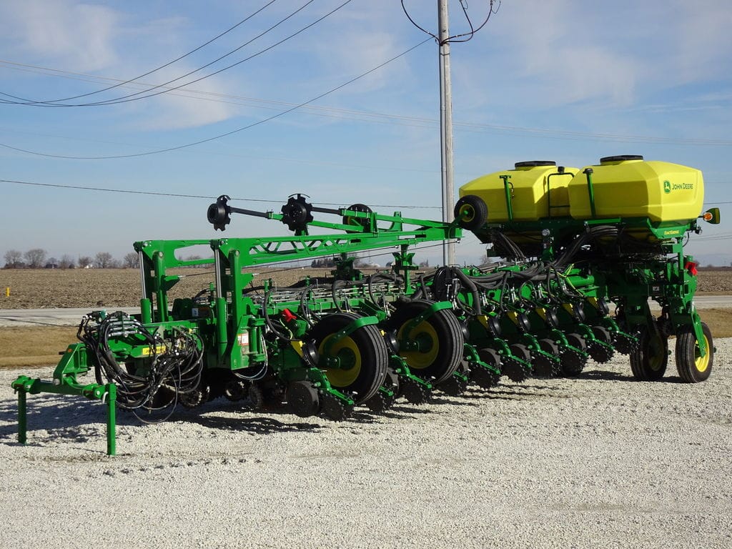 Main image John Deere 1775