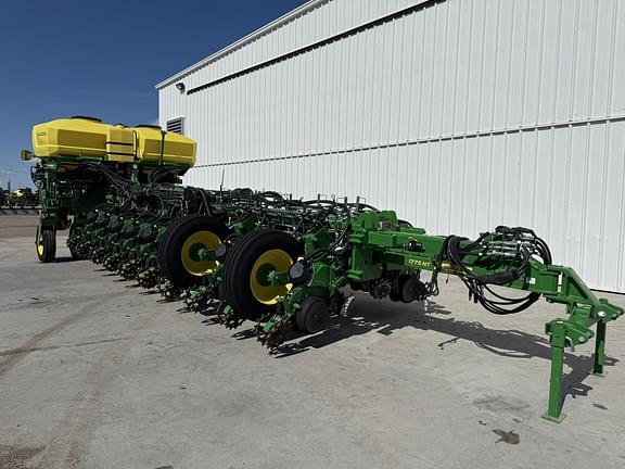 Image of John Deere 1775 Primary image