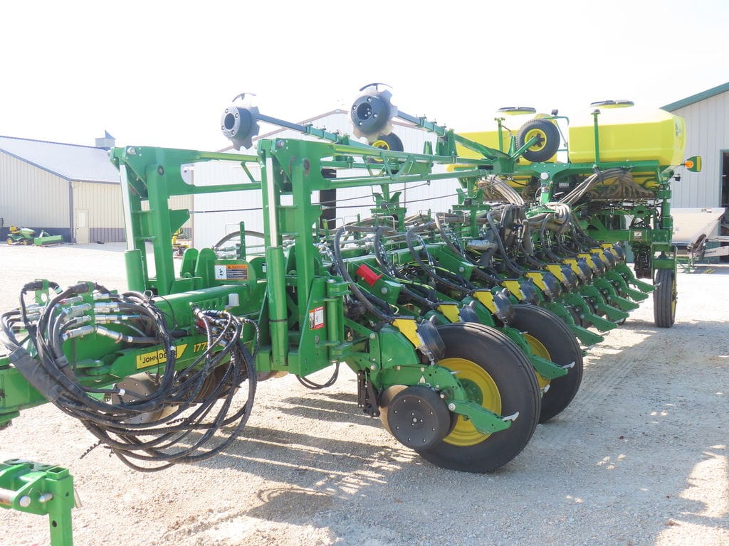 2024 John Deere 1775 Equipment Image0