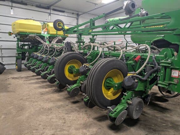 Image of John Deere 1775 Primary image