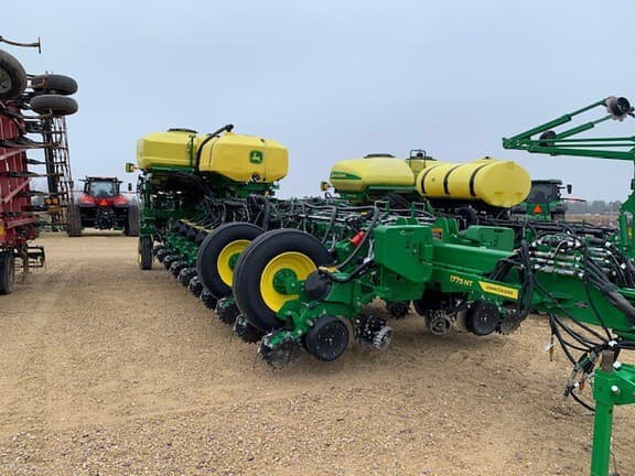 Image of John Deere 1775 equipment image 3