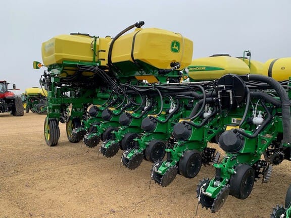 2024 John Deere 1775 Equipment Image0