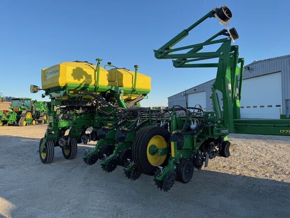 2024 John Deere 1775 Equipment Image0
