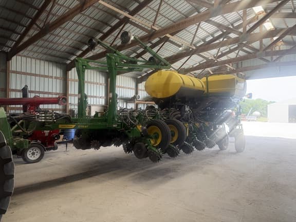 Image of John Deere 1775 Primary image