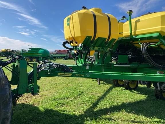 Image of John Deere 1775 equipment image 1