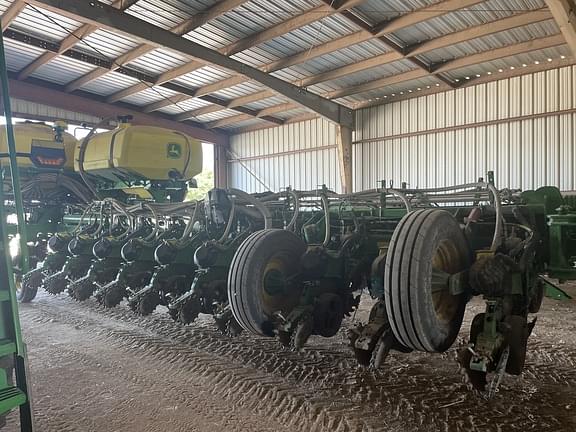 Image of John Deere 1775 Primary image