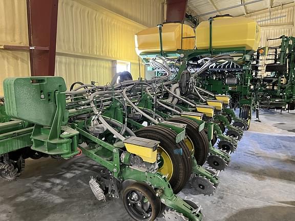 Image of John Deere 1775 Primary image