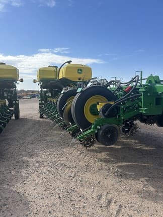 Main image John Deere 1775
