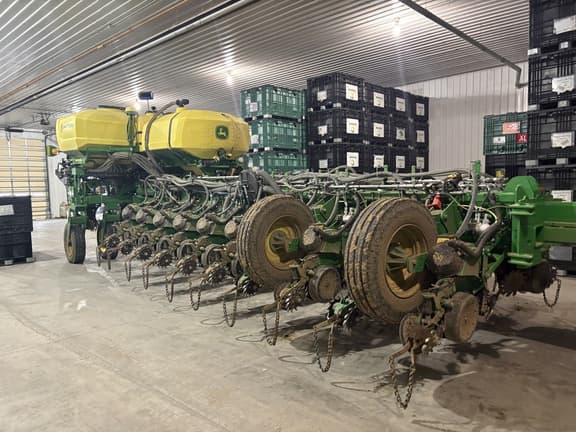 Image of John Deere 1775 Primary image