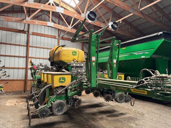 Image of John Deere 1775 Primary image