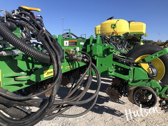 Image of John Deere 1775 equipment image 1